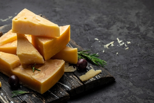 Parmigiano Reggiano, Grana Padano, Parmesão Cilindro e Fracionado: conheça as diferentes intensidades e sabores dos queijos Galbani
