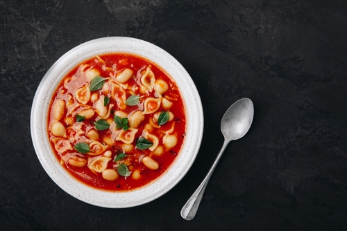 Receitas de sopas e caldos italianos para preparar no inverno