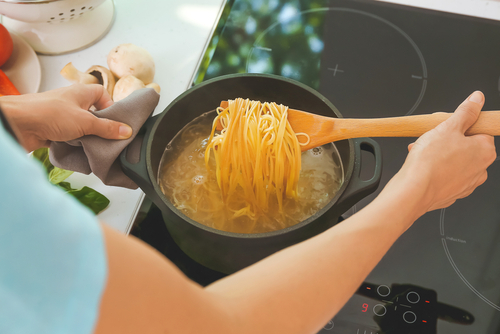 15 erros muito comuns ao de cozinhar macarrão