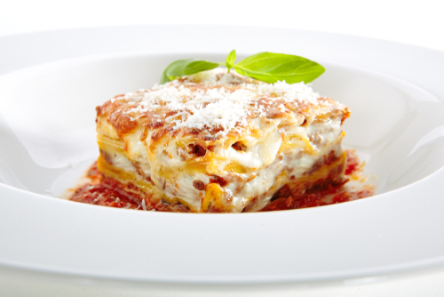 Lasanha de frango com creme de ricota: recheio leve e ao estilo italiano
