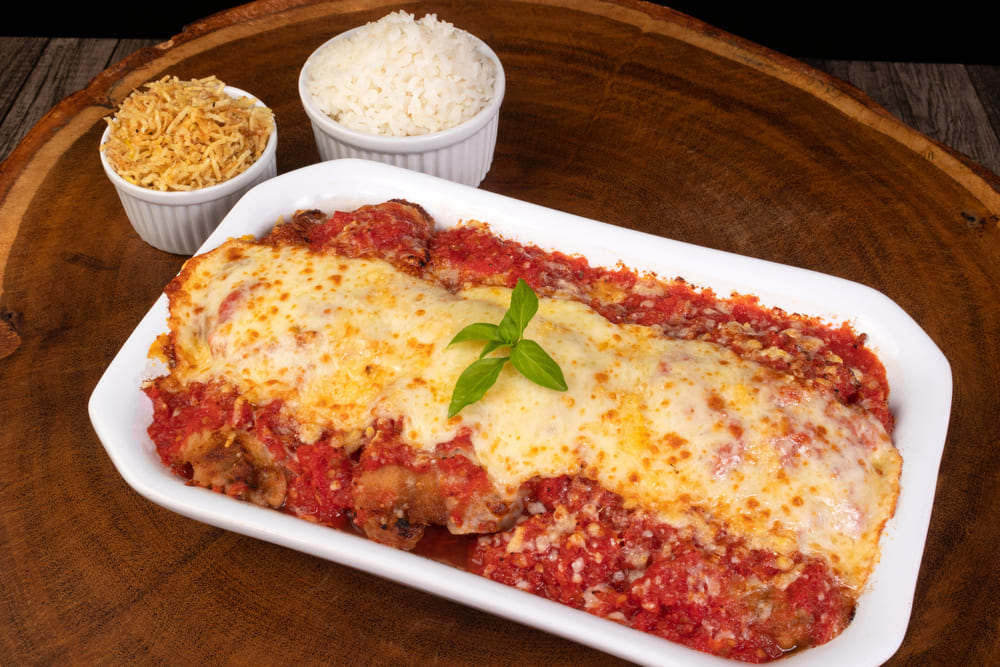 Como fazer frango à parmegiana super ‘queijudo’