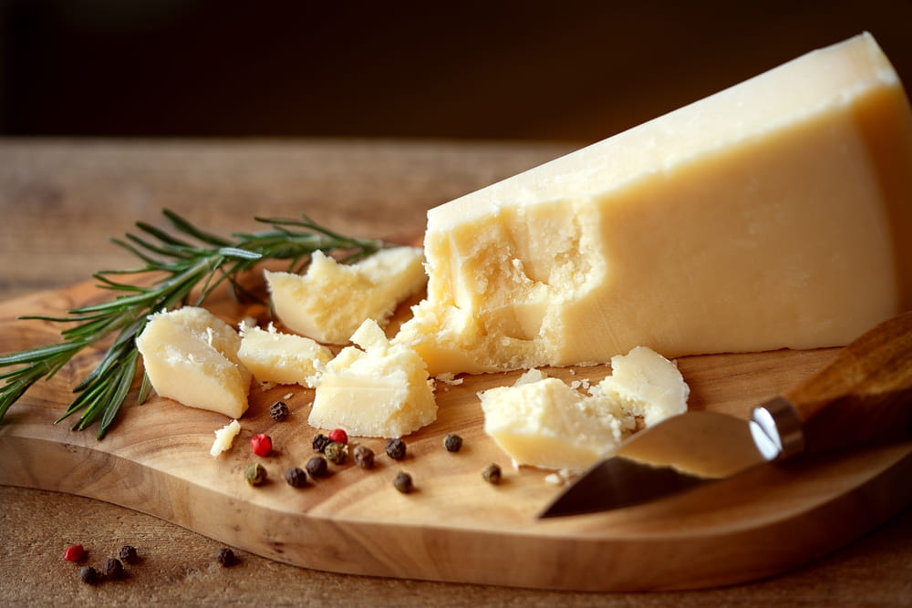Como o parmesão envelhece e por que isso importa tanto no sabor