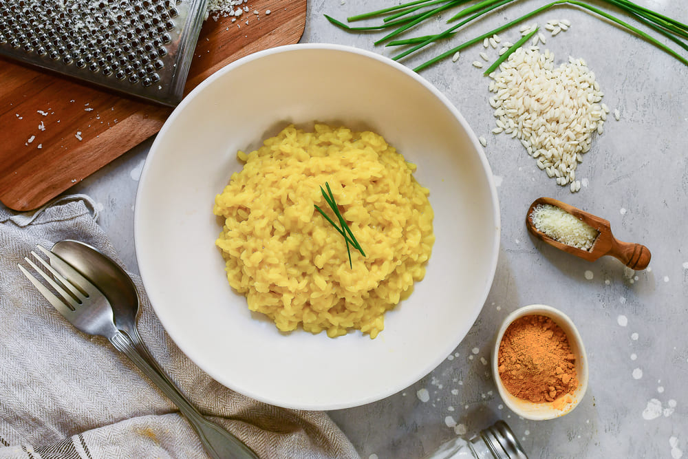 Dá para fazer risoto com arroz normal? Descubra como preparar essa receita clássica de um jeito prático