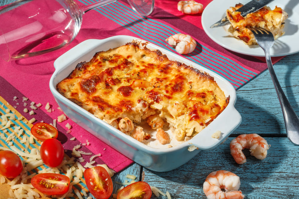 Lasanha de camarão com requeijão: receita cremosa e irresistível