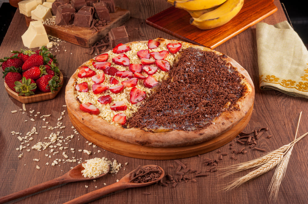 Massa para pizza doce: qual a diferença da massa tradicional?