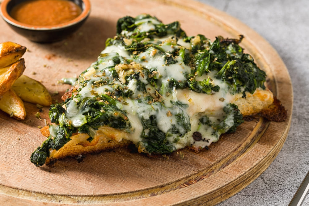 Pizza vegetariana de espinafre: você comeria? Aprenda essa receita deliciosa 