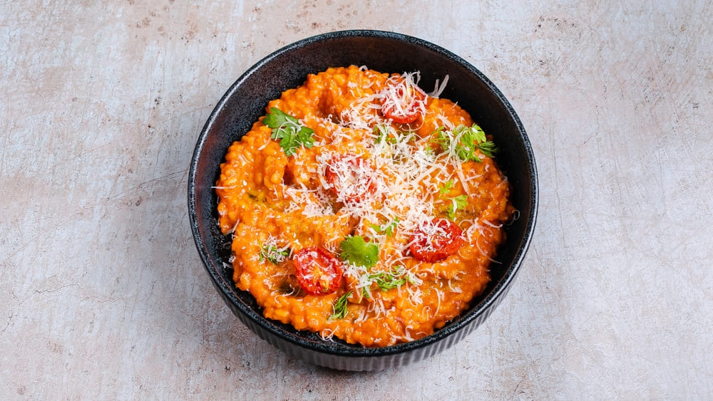 Risoto de tomate: faça esse clássico italiano em casa com receita de ‘nonna’