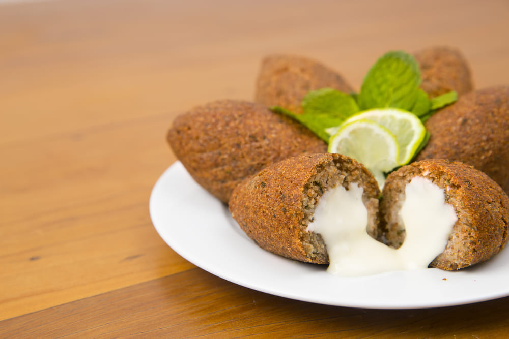 Kibe recheado com requeijão