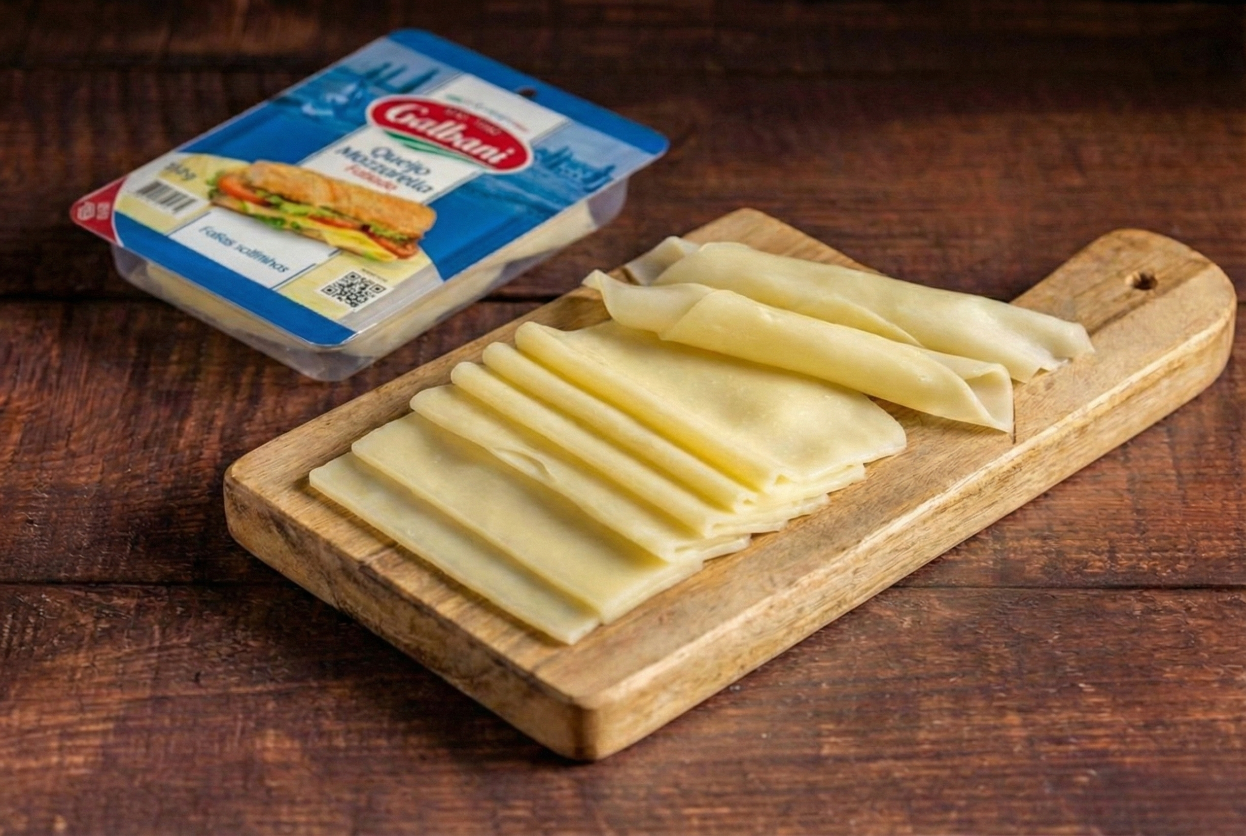 Queijo mussarela pode ficar quanto tempo fora da geladeira?