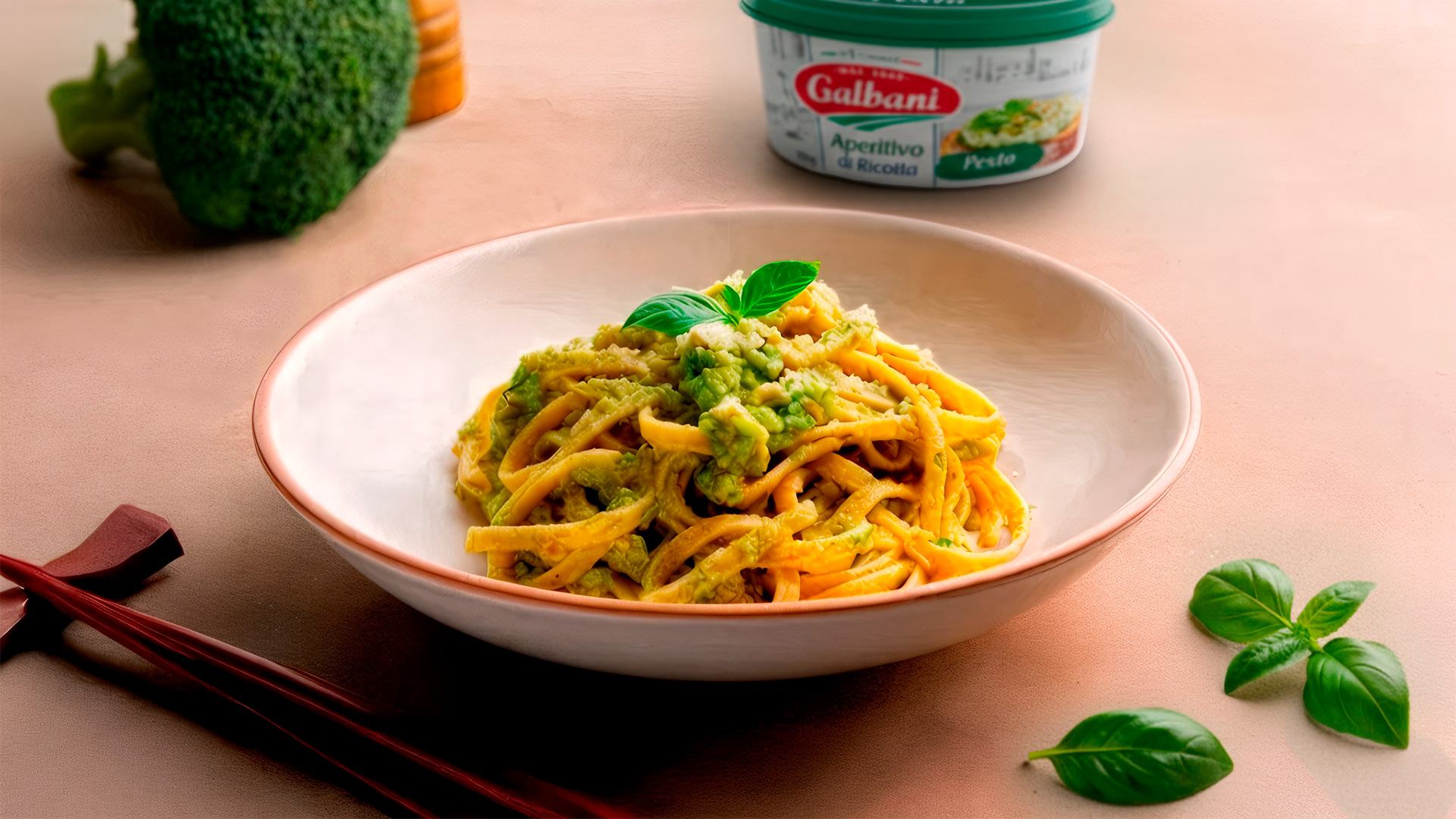 Linguine ao pesto de creme de ricota