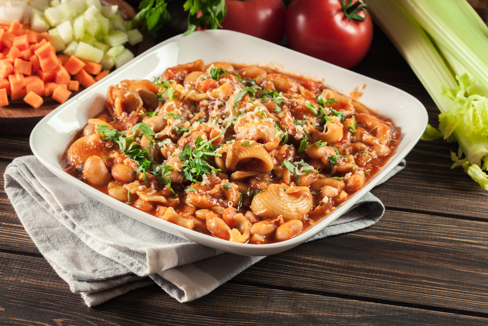 Como fazer sopa de macarrão: a receita perfeita para os dias frios