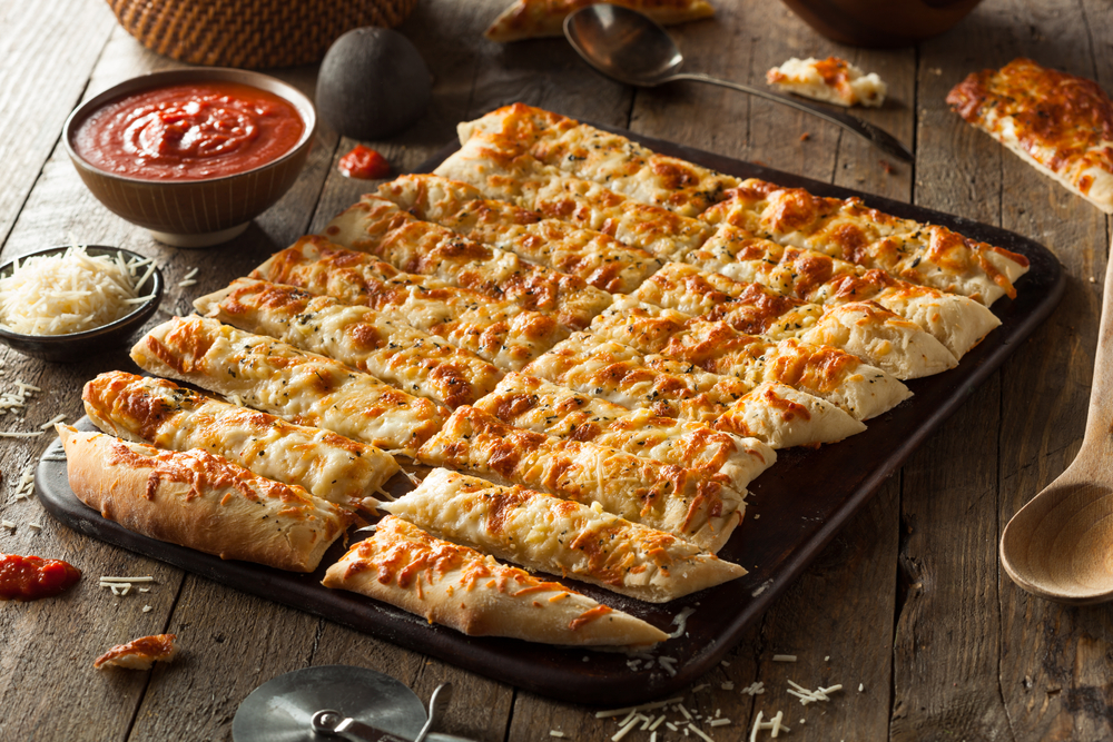 Breadstick de parmesão com creme de queijo