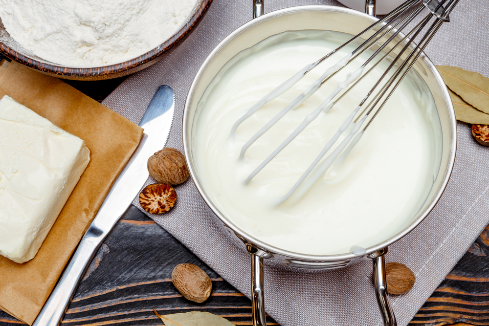 Molho branco com creme de queijo provolone: receita versátil e rica em sabor