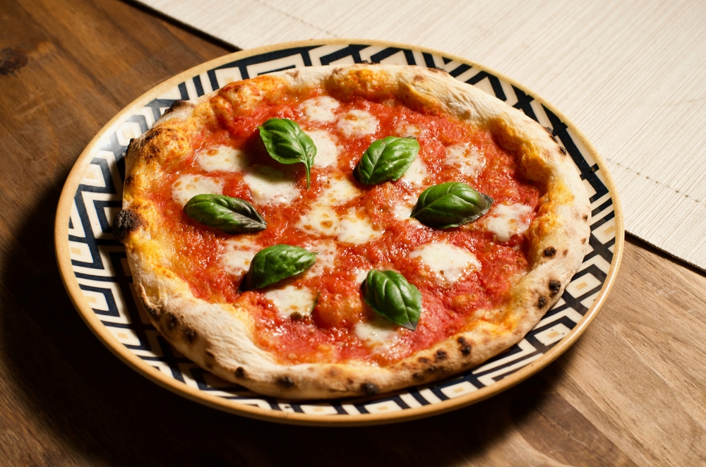 Pizza margherita na frigideira: versão prática para o dia a dia
